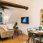 Spacious Studio In Paris Hyper Center - Smart Tv & Wifi - 4P