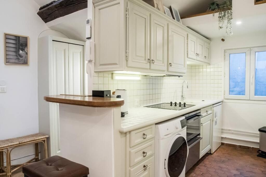 Spacious In Hyper Center - Smart Tv & Wifi - 4p Appartamento *